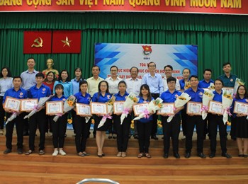 Tổ chức tọa đàm 50 năm thực hiện Di chúc của Chủ tịch Hồ Chí Minh  và Tuyên dương “Thanh niên tiên tiến làm theo lời Bác” Quận 8 - Năm 2019